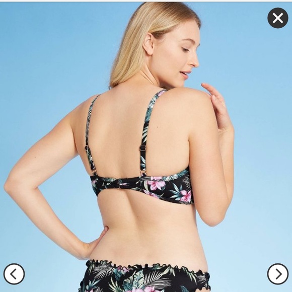 BRAND NEW bikini top!!😍 - Picture 3 of 7